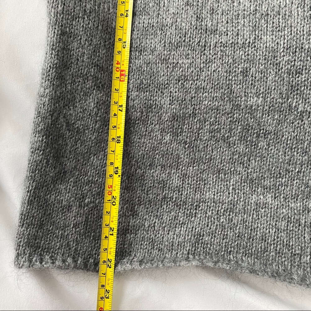 Zara Large Turtleneck Sweater - Picture 7 of 8